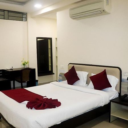 The Richi Rich Hotel And Resort Indore Exterior photo